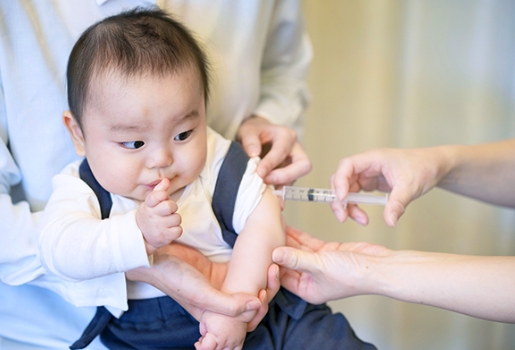 出生後の赤ちゃんのワクチン接種は多種で大変です。ご不明点や心配な事など、何でもご相談ください。